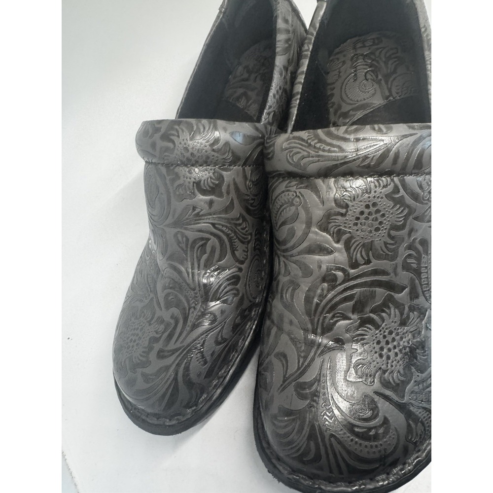 BOC Born Concept Womens Shoes Grey Clogs Slip On Embossed Size US 9.5 SB24